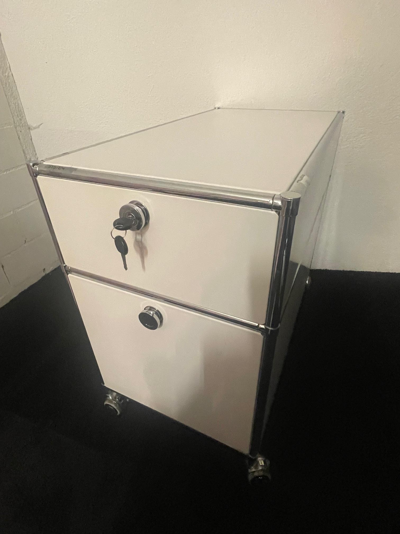 Container White